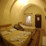 Falcon Cave Ξενοδοχείο 2*