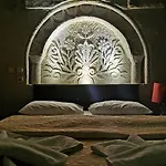 Falcon Cave 2* Γκόρεμε