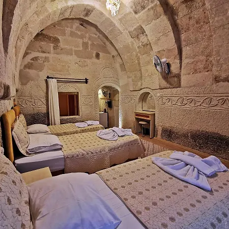 Falcon Cave Otel 2*