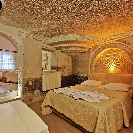 Falcon Cave Hotel 2*