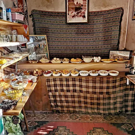 Отель Falcon Cave 2*