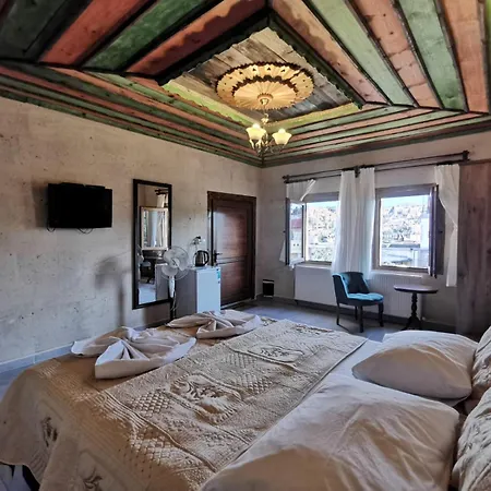 Falcon Cave Otel 2*