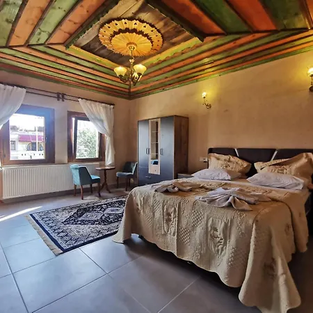 ファルコン ケイヴ スイーツ