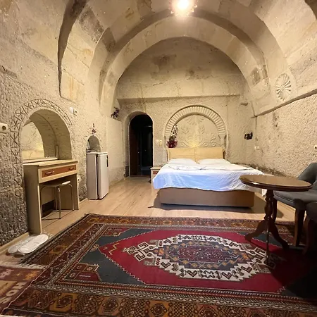 ファルコン ケイヴ スイーツ 2*