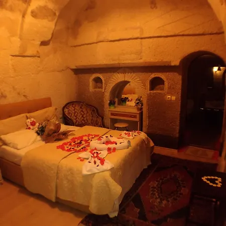 Falcon Cave Otel