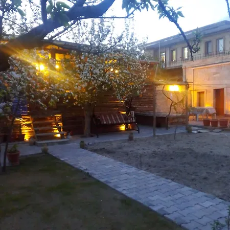 Hotell Falcon Cave 2*