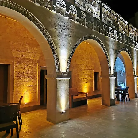 ファルコン ケイヴ スイーツ 2*