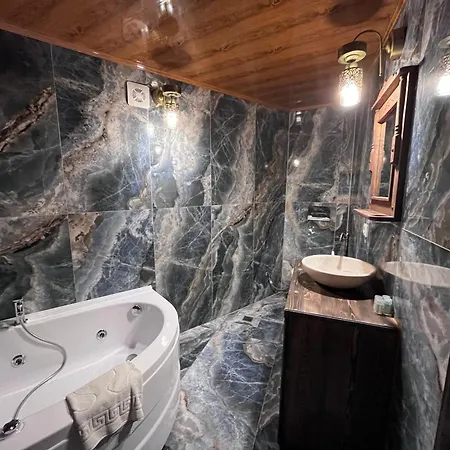 Falcon Cave Hotel Göreme