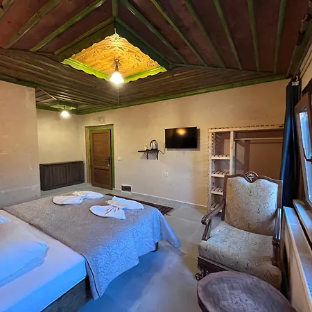 Falcon Cave Hotel Göreme