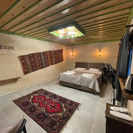 Hotell Falcon Cave 2*