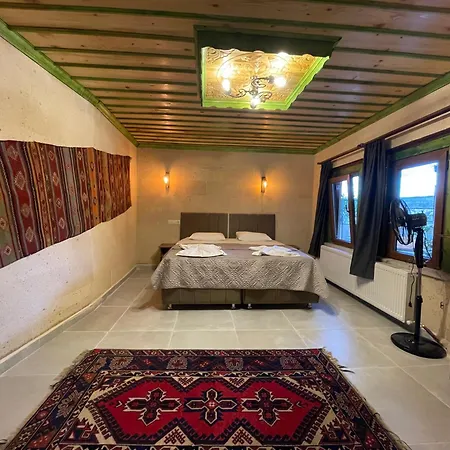 Hotell Falcon Cave 2*