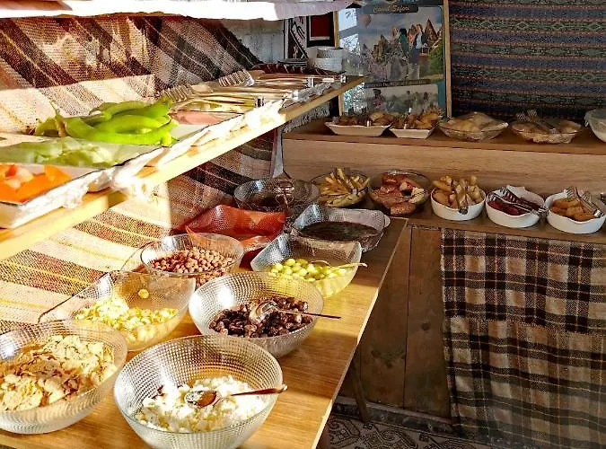 ホテル ファルコン ケイヴ スイーツ 2*