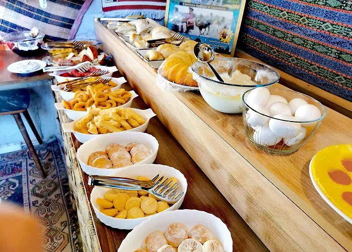 ファルコン ケイヴ スイーツ ホテル 2*