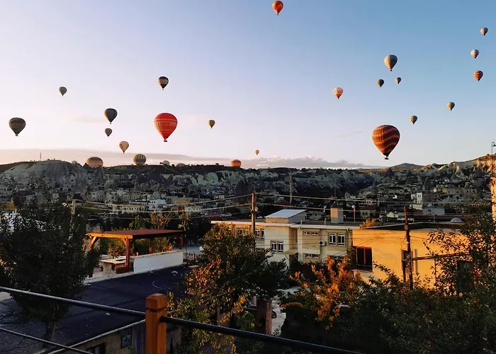 ファルコン ケイヴ スイーツ ホテル