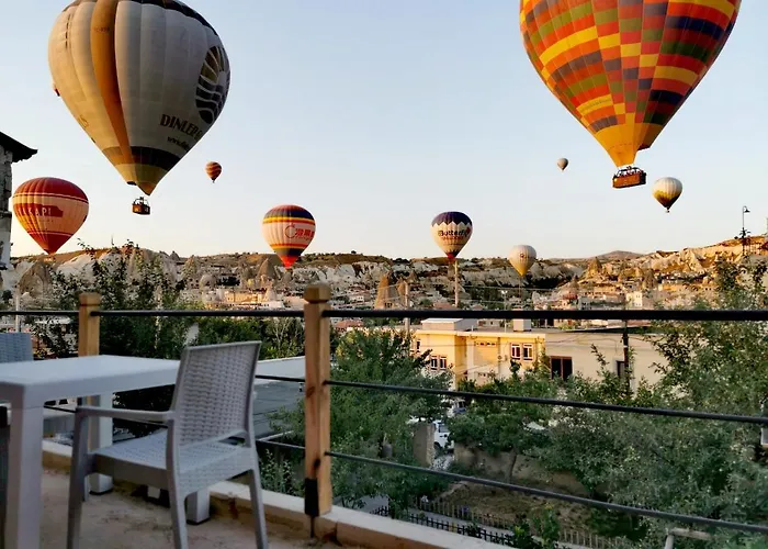 ファルコン ケイヴ スイーツ ホテル 2*