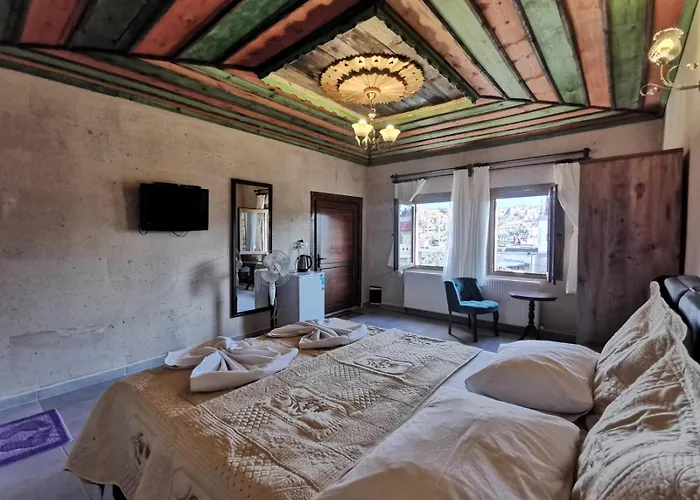 Falcon Cave Hotel 2*