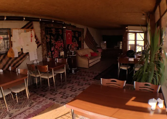 Falcon Cave Hotel Göreme