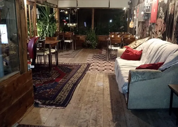 ホテル ファルコン ケイヴ スイーツ 2*