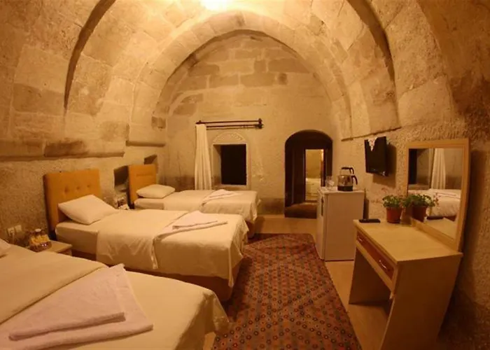 Falcon Cave Hotel 2*