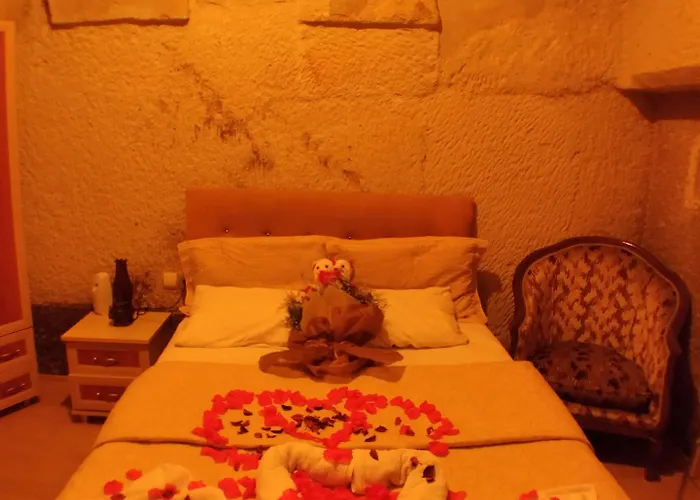 ファルコン ケイヴ スイーツ ギョレメ