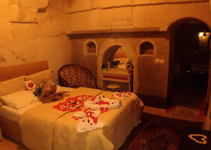 ファルコン ケイヴ スイーツ ホテル