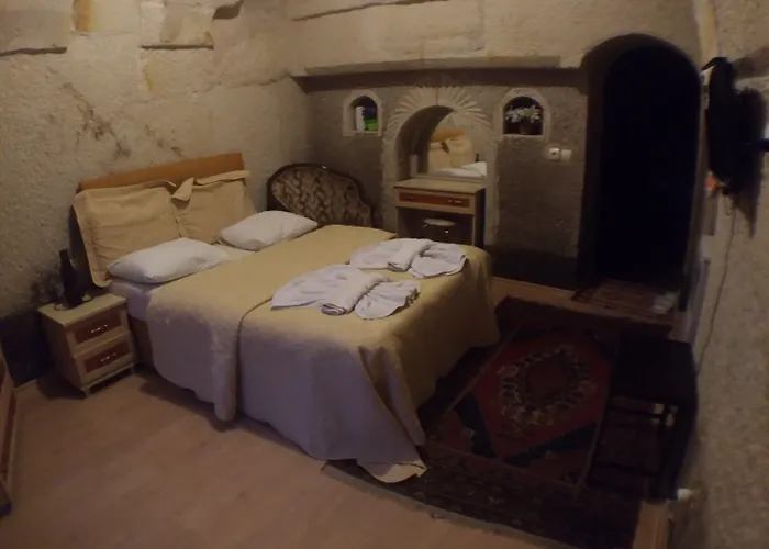 Falcon Cave Hotel 2*