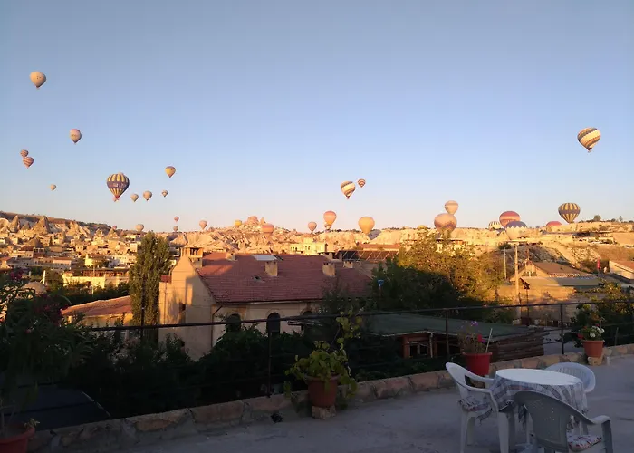 ファルコン ケイヴ スイーツ ホテル