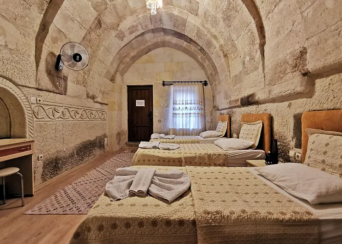 ファルコン ケイヴ スイーツ 2*