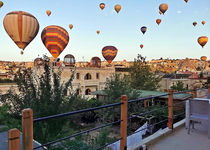 ファルコン ケイヴ スイーツ ホテル 2*
