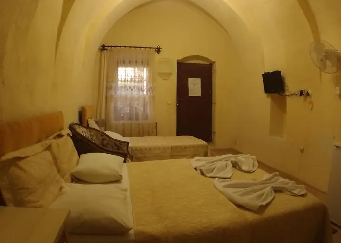 ホテル ファルコン ケイヴ スイーツ 2*